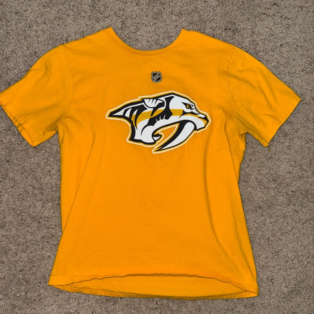 NASHVILLE predators t-shirt